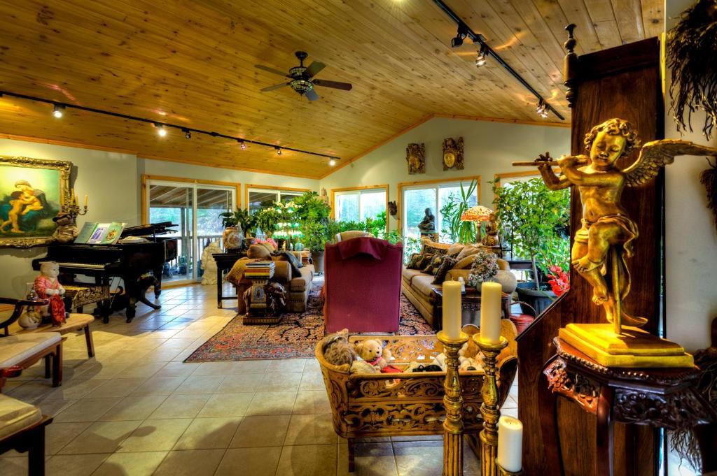 Shambhala Bed And Breakfast Buckhorn Exteriér fotografie
